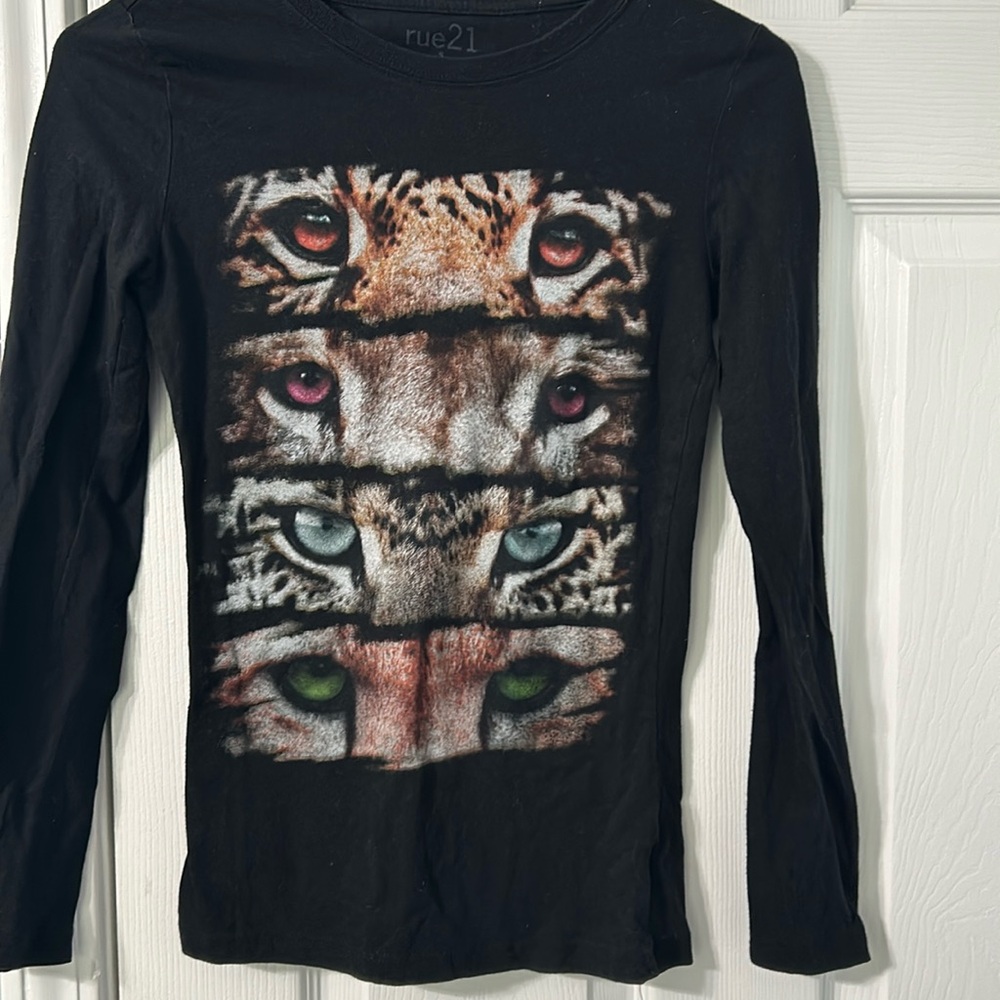 Size small Junior long sleeve shirt by rue 21